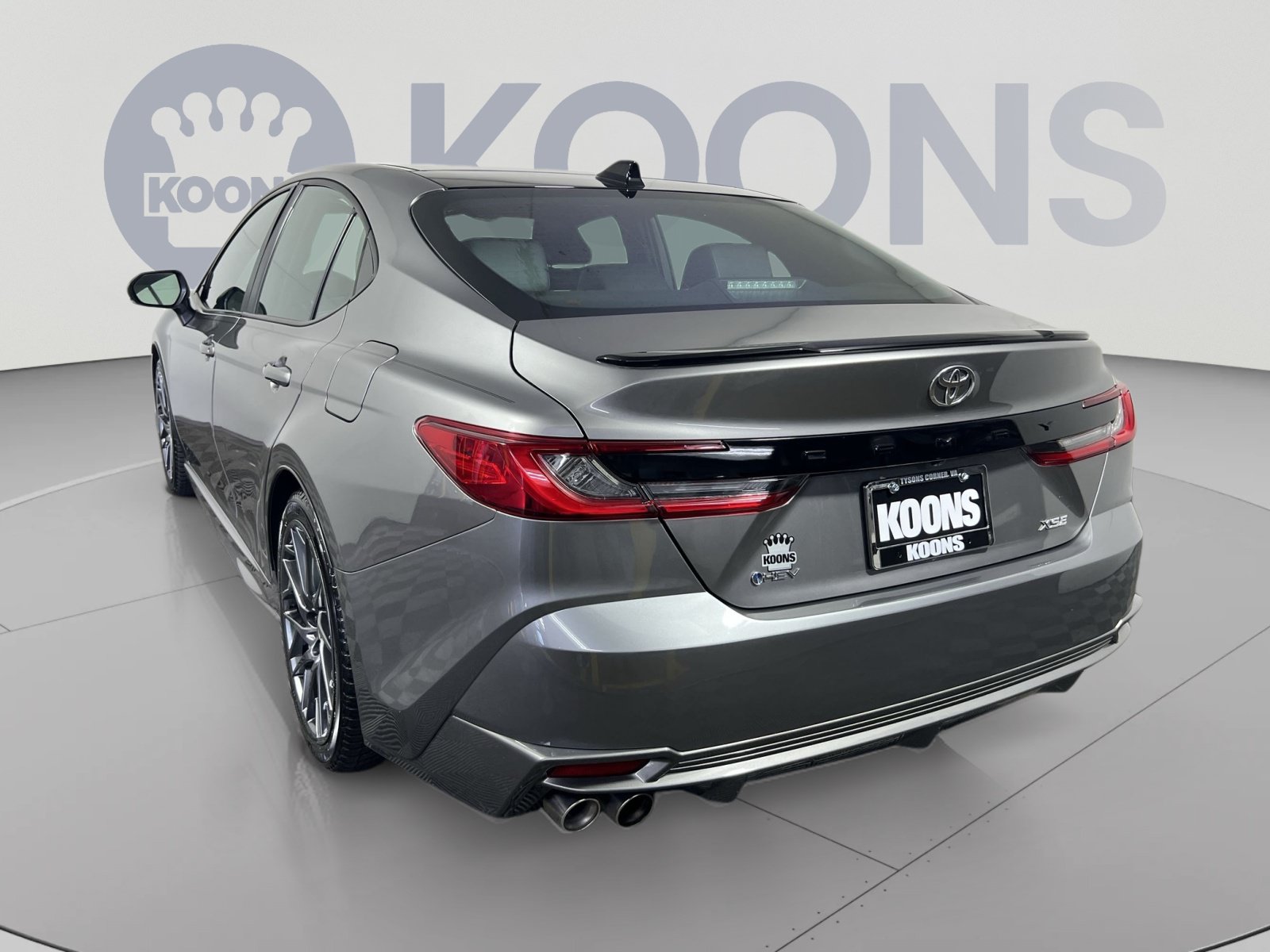 Used 2025 Toyota Camry XSE FWD image 4