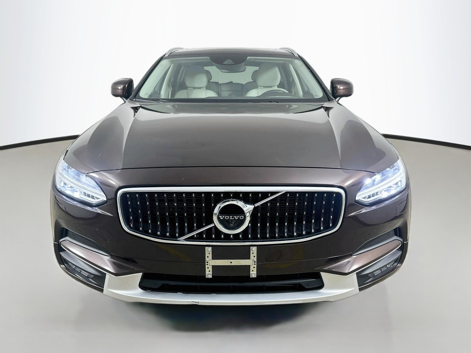 Used 2017 Volvo V90 T6 Cross Country AWD/4WD image 2