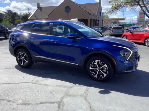 Used 2024 Kia Sportage EX image 8