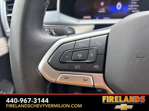 Used 2025 Volkswagen Taos SE AWD/4WD image 19