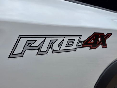 Used 2024 Nissan Frontier PRO-4X w/ Technology Package AWD/4WD image 28