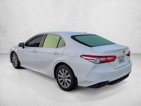 Used 2019 Toyota Camry LE image 7
