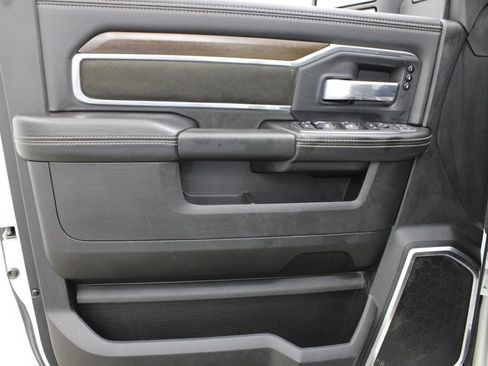 Used 2024 RAM 2500 Laramie AWD/4WD image 17