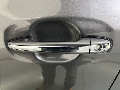 Used 2017 Toyota Sienna XLE image 38