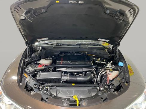 Used 2018 Alfa Romeo Stelvio AWD image 24