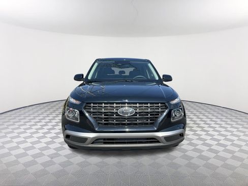 New 2025 Hyundai Venue SE image 2