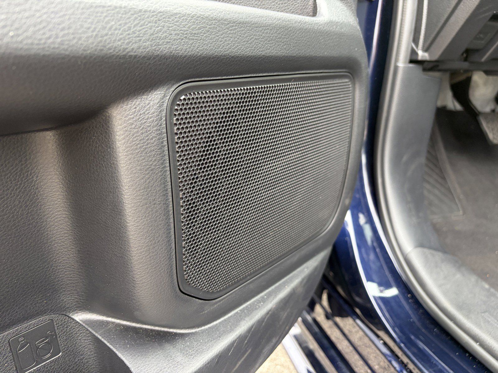 Used 2026 Toyota Sienna XLE FWD image 32