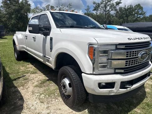 Used 2019 Ford F350 Platinum w/ Platinum Ultimate Package AWD/4WD image 2