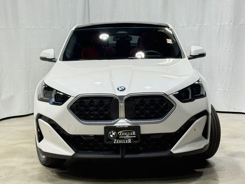Certified 2025 BMW X2 xDrive28i image 2