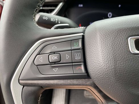 Certified 2023 Jeep Grand Cherokee Limited w/ Black Appearance Package AWD/4WD image 13