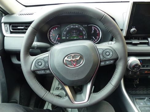 Used 2025 Toyota RAV4 XLE w/ Convenience Package image 25