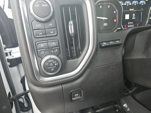 Used 2023 GMC Sierra 3500 AT4 w/ AT4 Premium Plus Package image 17