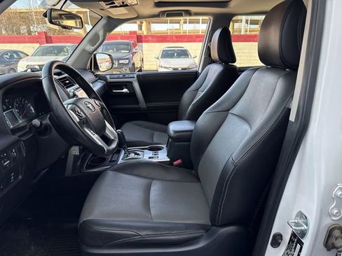 Used 2017 Toyota 4Runner SR5 Premium image 25