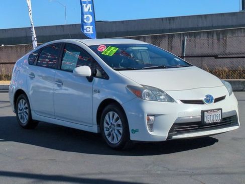 Used 2013 Toyota Prius Prime Plug-In Hybrid FWD image 3