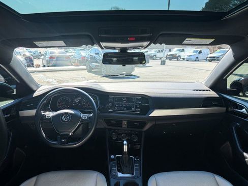 Used 2020 Volkswagen Jetta R-Line image 6