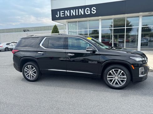 Used 2023 Chevrolet Traverse High Country AWD/4WD image 3