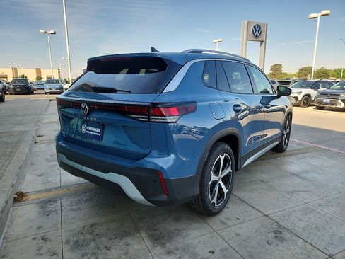 New 2026 Volkswagen Tiguan SE FWD image 7