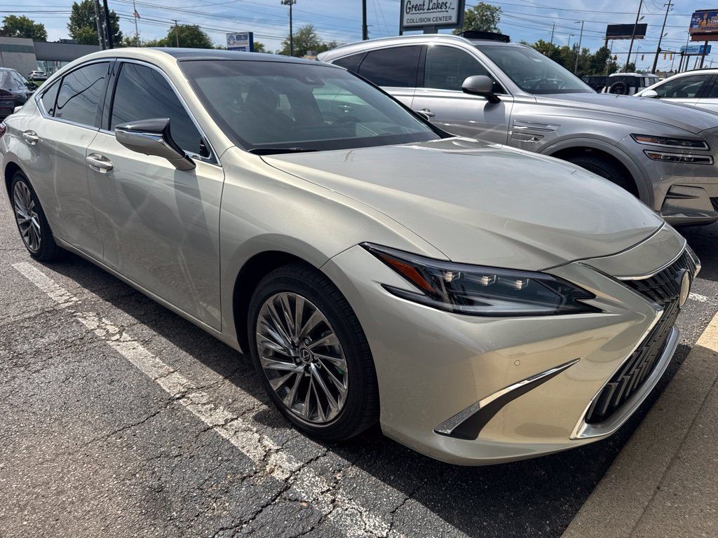 Used 2025 Lexus ES 350 Ultra Luxury FWD image 2