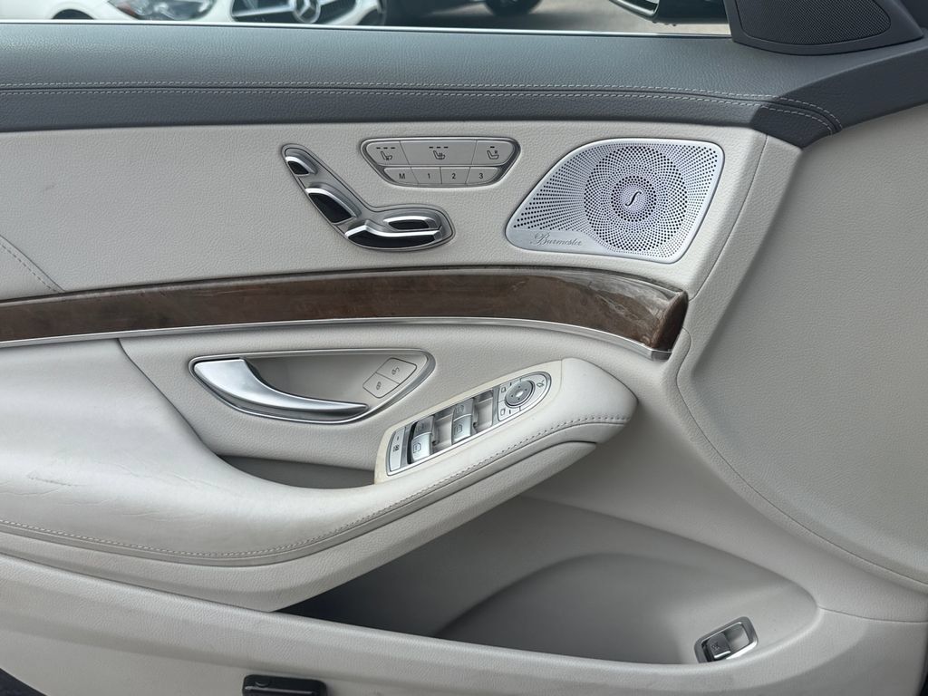 Used 2014 Mercedes-Benz S 550 Sedan image 16