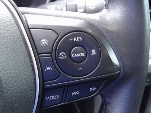 Used 2023 Toyota Corolla Cross XLE image 13