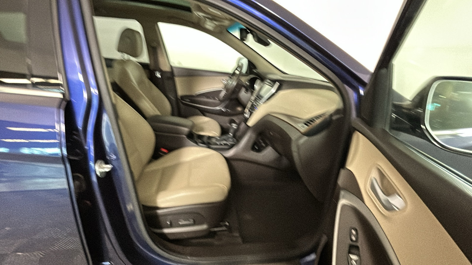 Used 2017 Hyundai Santa Fe Limited AWD/4WD image 37