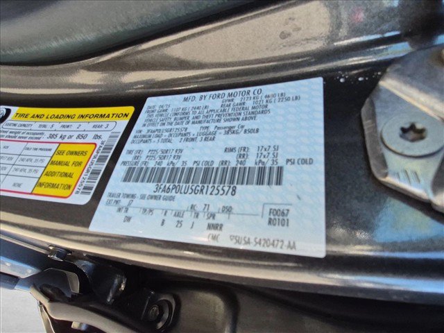 Used 2016 Ford Fusion SE FWD image 18