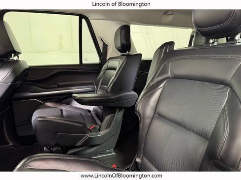 Used 2025 Lincoln Navigator L Reserve AWD/4WD image 12