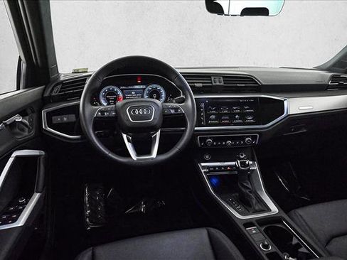 Certified 2024 Audi Q3 2.0T Premium Plus w/ Premium Plus Package image 19