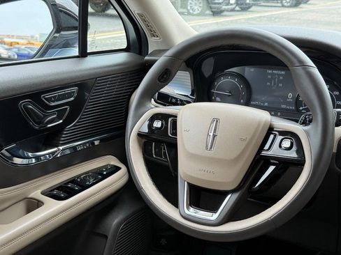 Used 2022 Lincoln Corsair AWD w/ Equipment Group 101A image 13