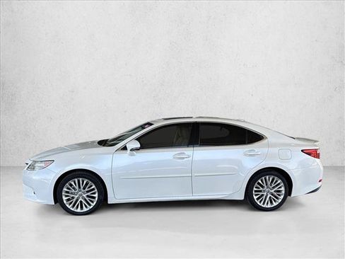 Used 2014 Lexus ES 350 w/ Luxury Package FWD image 2