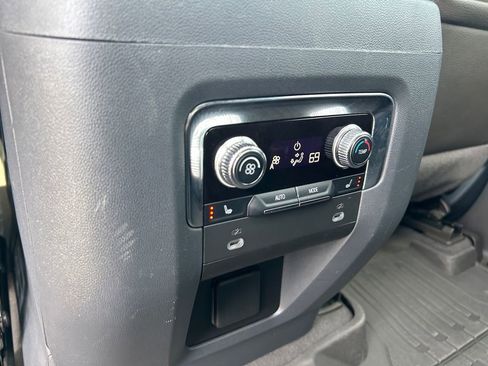 Used 2022 GMC Yukon Denali AWD/4WD image 33