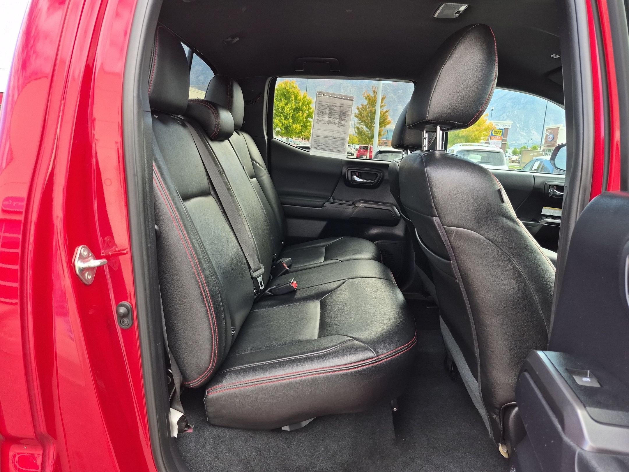 Used 2020 Toyota Tacoma TRD Off-Road w/ Technology Package AWD/4WD image 30