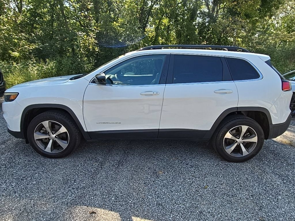 Used 2022 Jeep Cherokee Limited AWD/4WD image 3