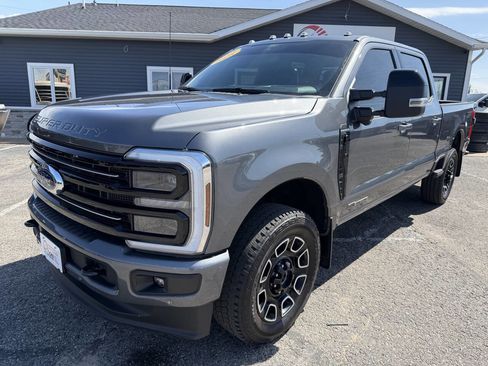 Used 2025 Ford F250 Platinum AWD/4WD image 1