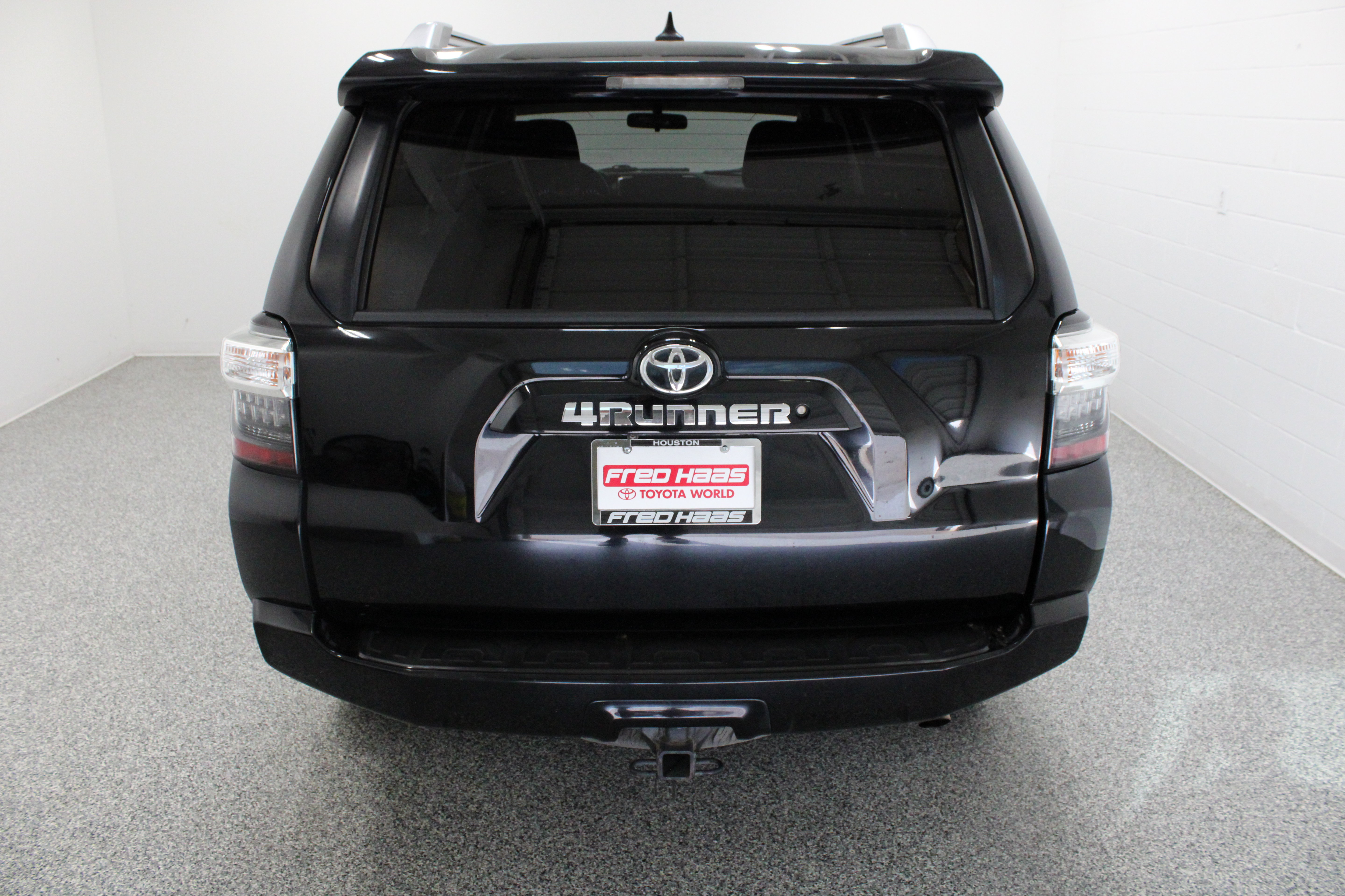 Used 2015 Toyota 4Runner SR5 RWD image 8