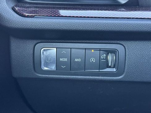 Used 2024 Chevrolet Traverse Z71 image 16