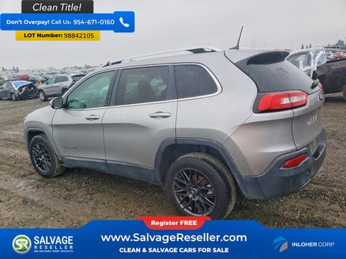Used 2018 Jeep Cherokee Latitude FWD image 3
