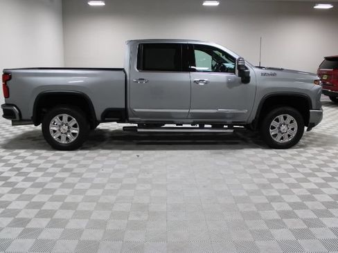 Used 2024 Chevrolet Silverado 2500 High Country w/ High Country Premium Package AWD/4WD image 13
