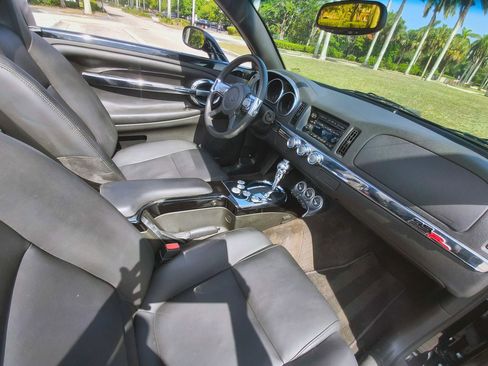 Used 2006 Chevrolet SSR w/ Preferred Equipment Group RWD image 16