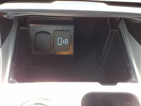 Used 2024 Ford Explorer XLT w/ Equipment Group 202A AWD/4WD image 18