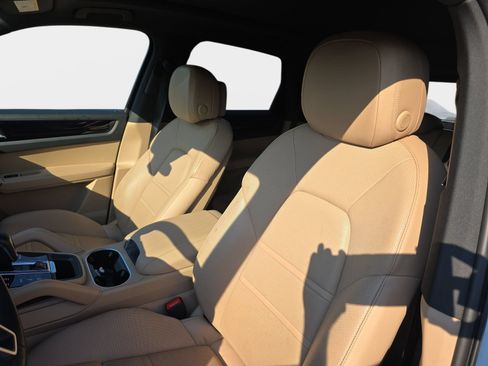 Used 2019 Porsche Cayenne S AWD/4WD image 10