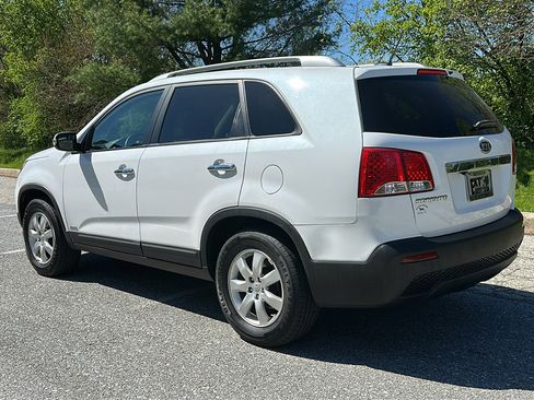 Used 2013 Kia Sorento LX w/ Convenience Pkg AWD/4WD image 8