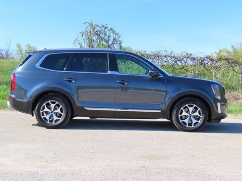 Used 2022 Kia Telluride EX AWD/4WD image 2