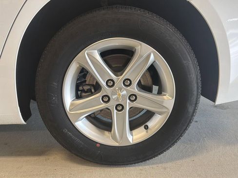 Used 2024 Chevrolet Malibu LT image 25