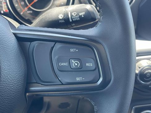 Used 2023 Jeep Gladiator Sport AWD/4WD image 22