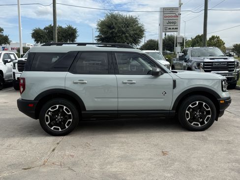 Used 2023 Ford Bronco Sport Outer Banks w/ Tech Package AWD/4WD image 3