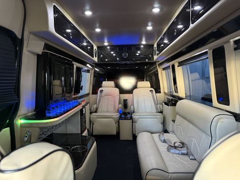 Used 2013 Mercedes-Benz Sprinter 2500 image 5