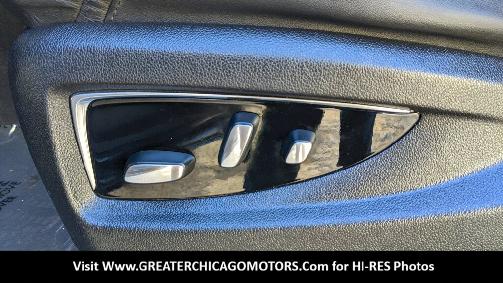 Used 2017 Cadillac Escalade ESV Luxury AWD/4WD image 26