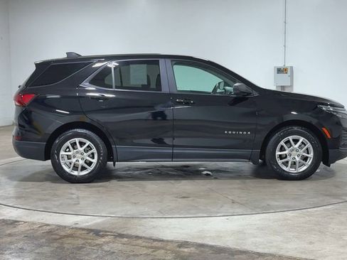 Used 2022 Chevrolet Equinox LS FWD image 9
