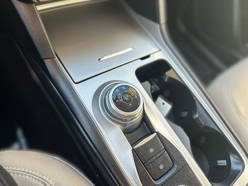 Used 2023 Ford Explorer XLT image 19